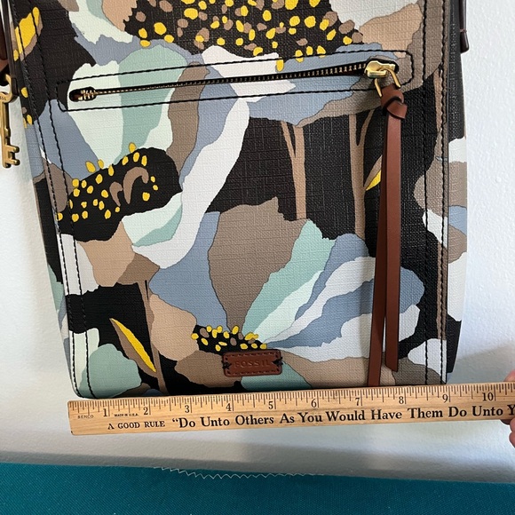 Fossil Crossbody and Wristlet Wallet - Picture 12 of 12